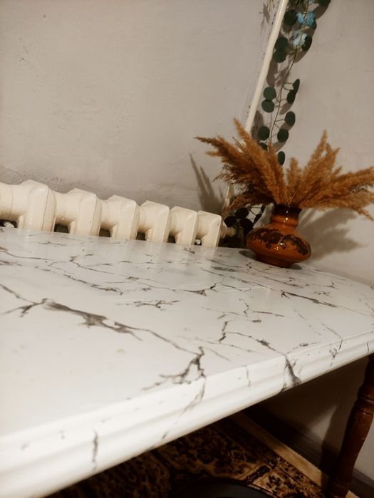 Столик на продажу