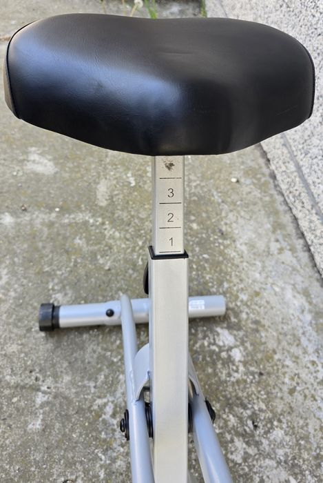 Велоергометър в 8 скорости на натоварване и дисплей