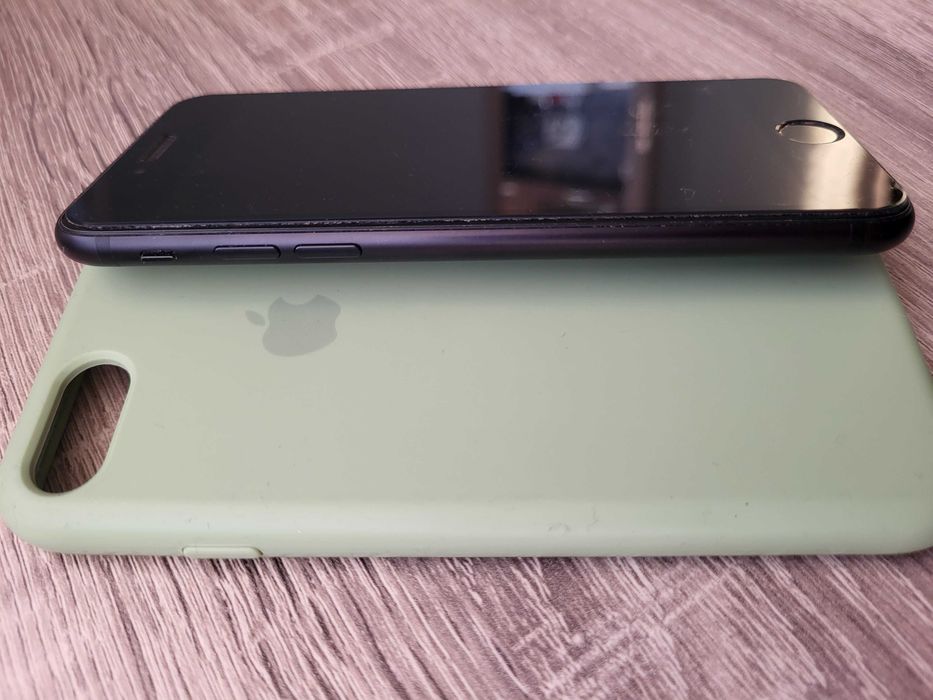 Iphone 7, черен, 32GB + зарядно, кейс и протектор