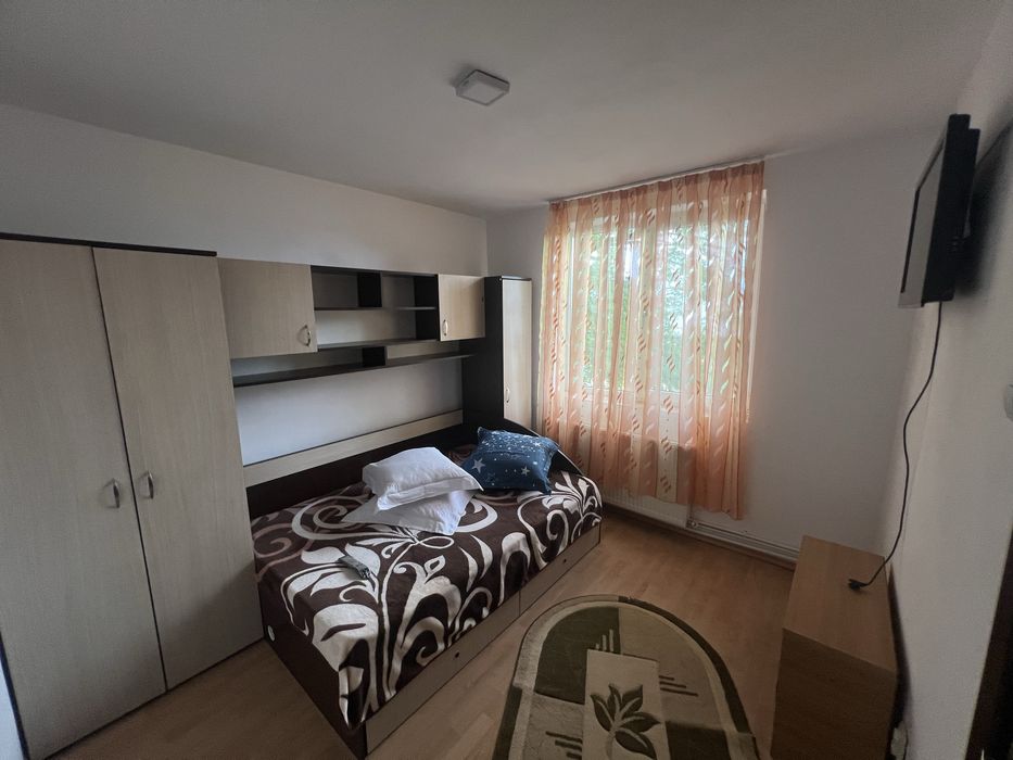 Inchiriez apartament 2 camere in Rosiori de Vede