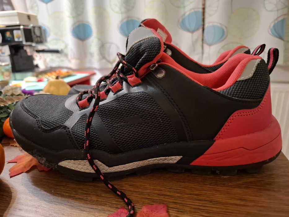 Adidasi Crane marimea 39