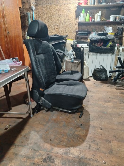 Продам Сиденья гольф3