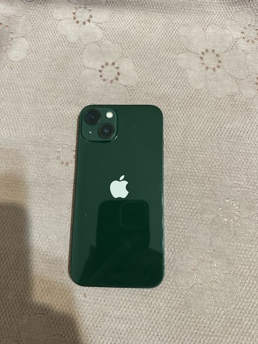 Продам Apple iPhone 13
