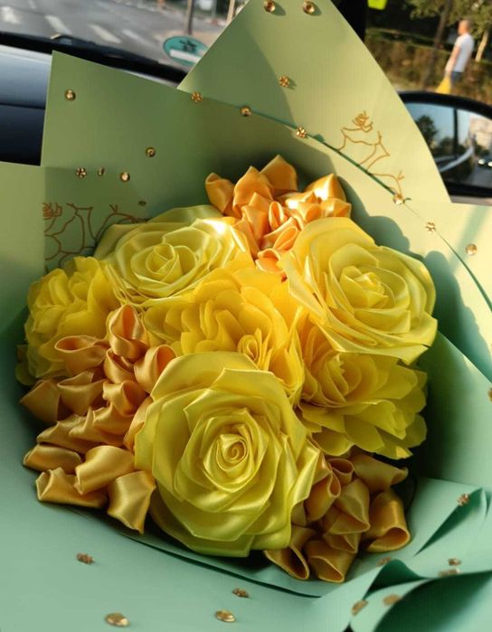 Trandafiri din satin