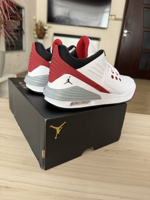 Оригинални Nike Jordan Max Aura 5