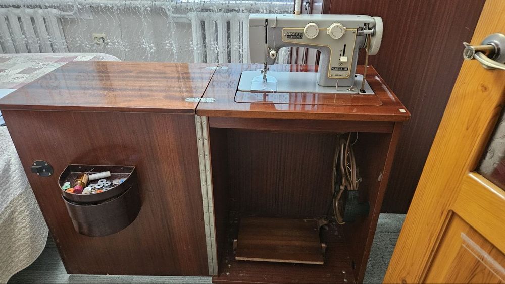 Швейная машинка Чайка