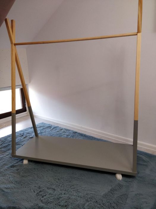 Stander haine teepee