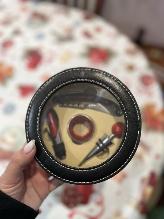 Комплект аксесоари за вино