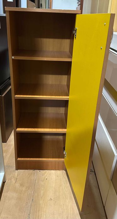 Mic Dulap tip Soldat cu usa si rafturi; Dulap cu spatii de depozitare