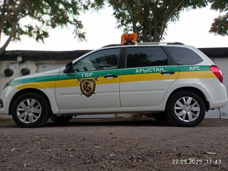 Яндекс наклейки (Брендирование машины)