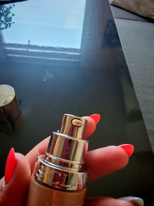 Фон дьо тен Clarins skin illusion 108.3