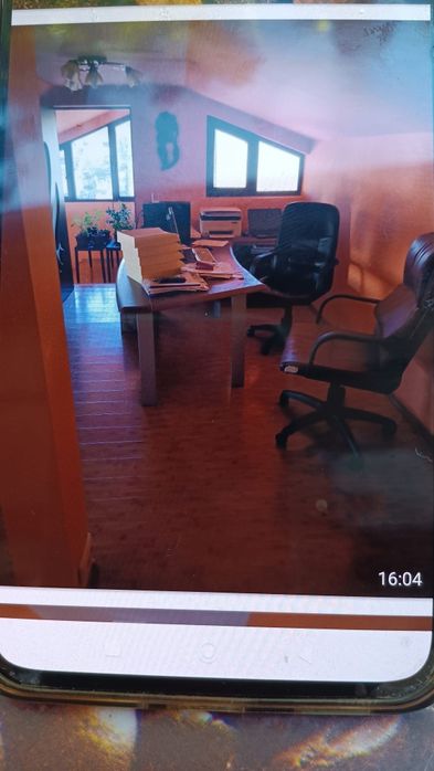 Vand casa la curte zona parc Bazilescu.Bucurestii Noi.parter etaj.mans