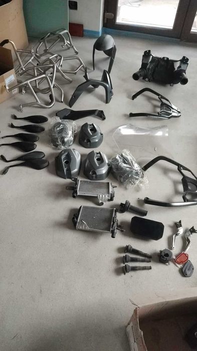 Piese Accesorii motociclete Honda Yamaha Suzuki Kawasaki Ducati