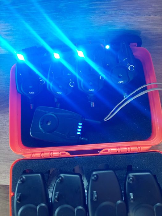 4+1 avertizori fox mr+, 4 swingere fox mk2 illuminated, 4 snag ears fox