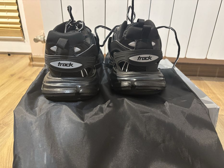 Balenciaga track  black 42