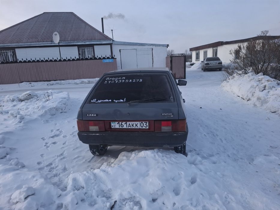 Легковая машина ваз2109