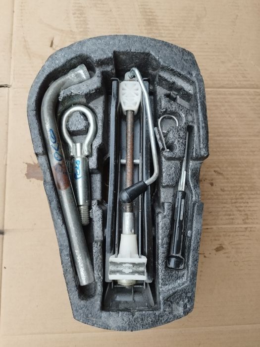 Kit roata rezerva Vw Polo/Skoda Fabia/Seat Ibiza