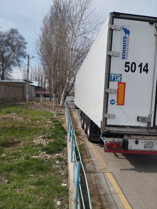 Сотувда Прицеп
 Schmitz Бутка 7-Стенка