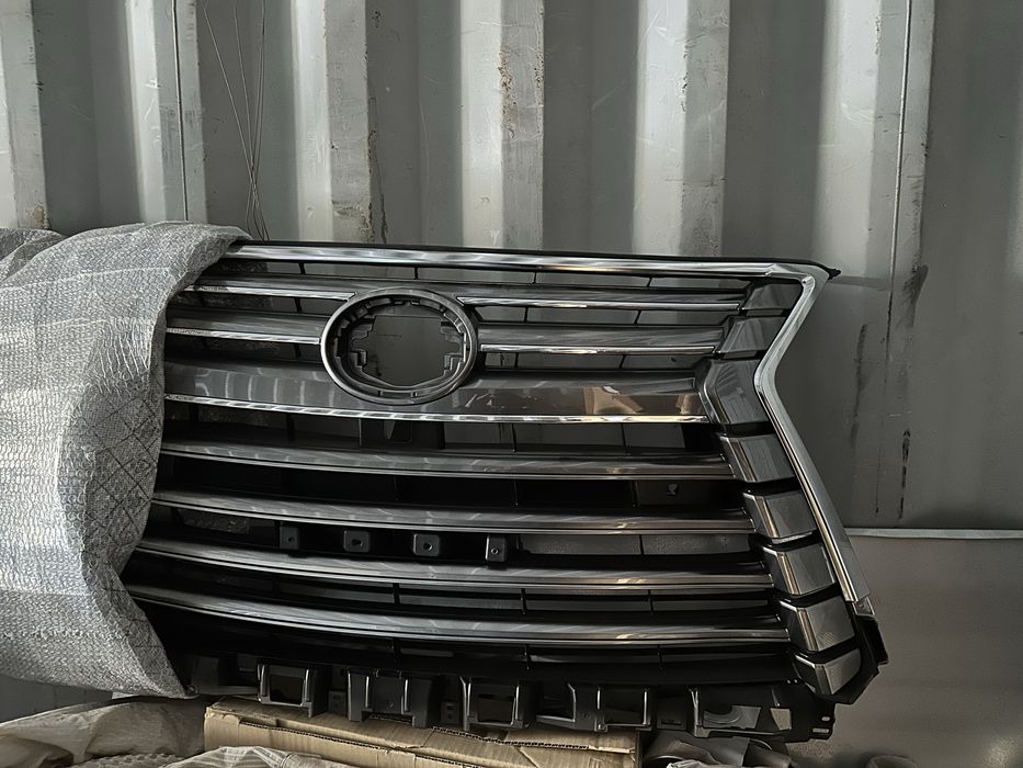 Решетка радиатора Лексус 570