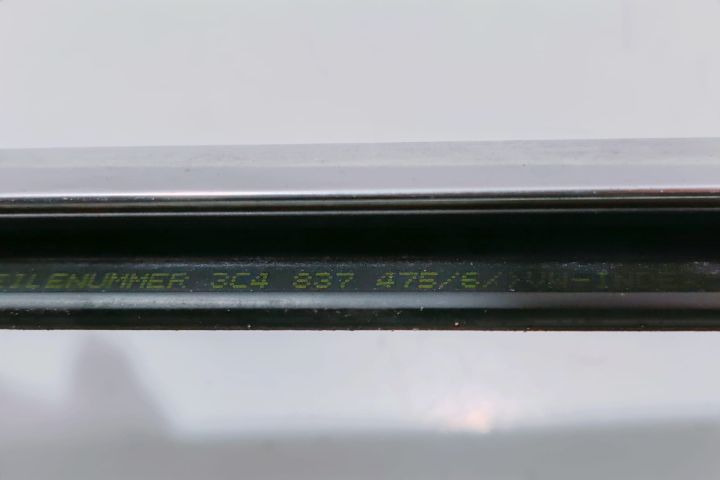 Ornament crom stanga fata 3C4837475/6 Volkswagen VW Passat B6