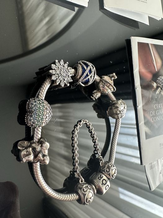 Bratara Pandora argint 925 cu 8 charm-uri si lant de siguranta