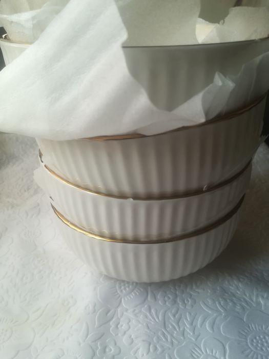 Продам тарелки красивые