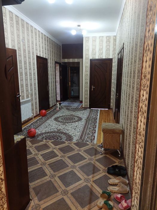 Jizzax shahar qoq markazida Stadion koʻchada 5 xonali uy srochne sotil