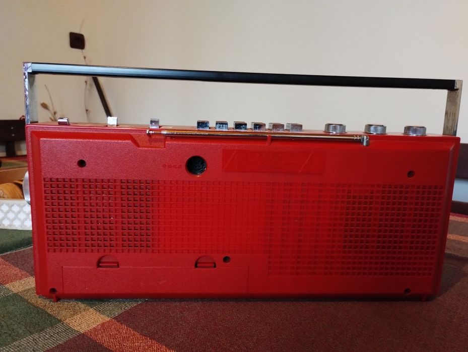 Радио касетофон Grundig