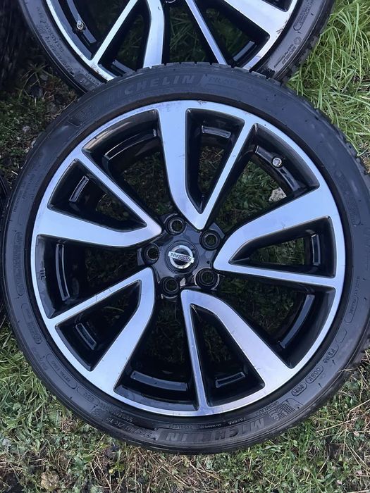 Оригинални джанти с гуми Nissan 19" 5x114,3