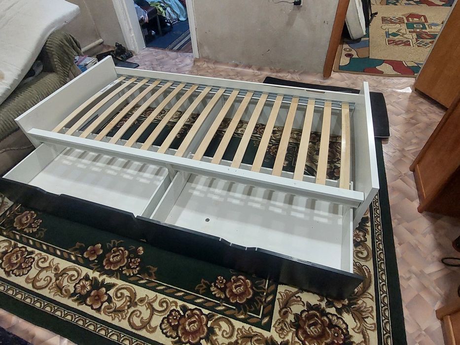 Кровать односпальные