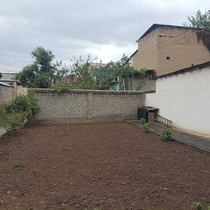 Oq uy Maxallasida 5.5 Sotix 5 Xonali Xonadon Sotiladi !!