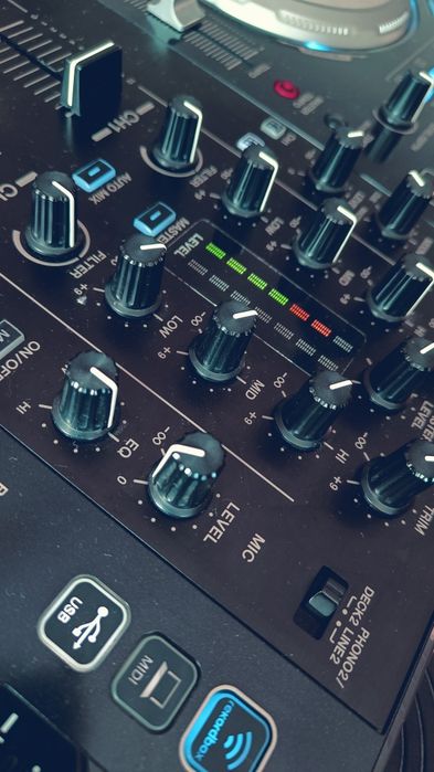Consolă Pioneer XDJ AERO