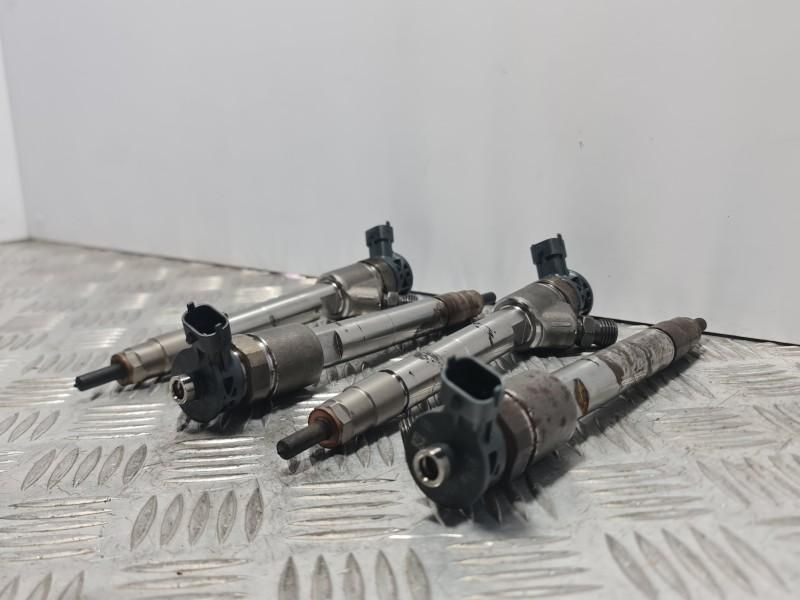 Injector Opel Crossland X 1.5 turbo 75 kw D15DT (DV5RD)