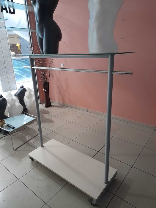 Обзавеждане за магазин