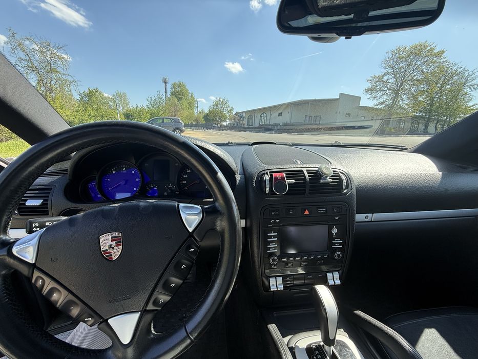 Porsche cayenne shadow black
