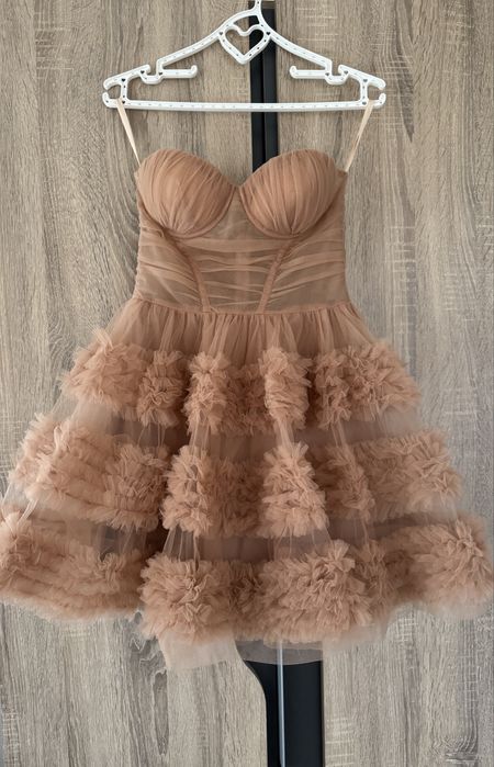 Бутикова рокля на Avin