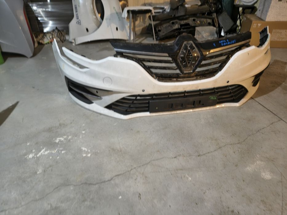 Bară față Renault Megane 4 Facelift .