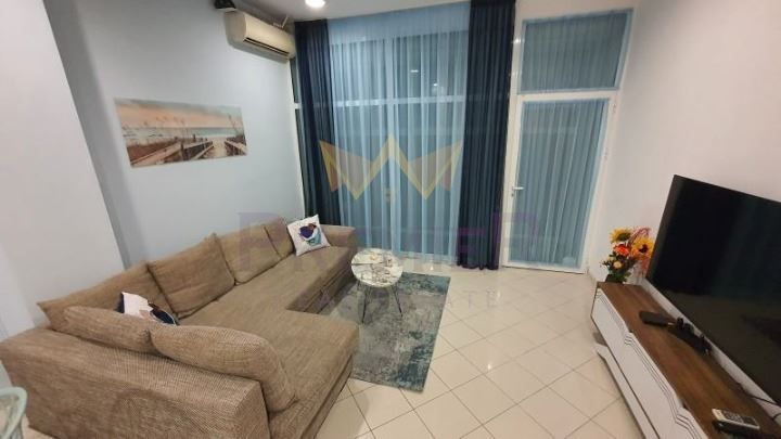 Дава се под наем Двустаен апартамент в Варна, Операта - 60 кв.м за 612 € - Снимка #3