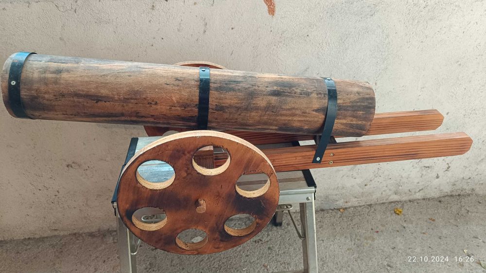 Продавам декоративно дървено топче.