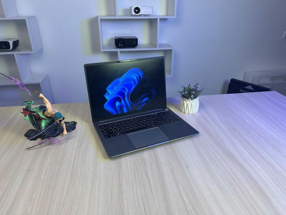 Продается ноутбук Zentek AMD Vision 8845HS