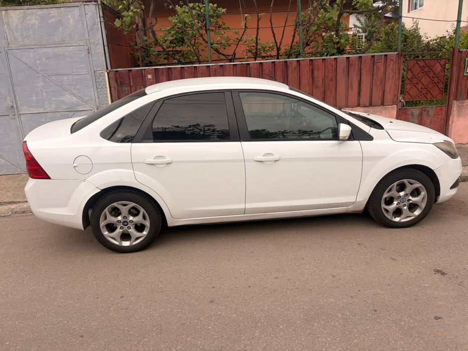 FORD Focus 2010 — imagine 3