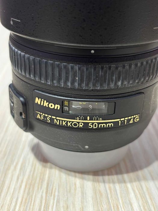 Nikon D3300 + Nikkor 50mm f/1.4G AF-S + accesorii – kit complet DSLR
