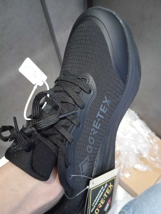 Термо кроссовки Gore-Tex, подошва Vibram, сезон осень-зима-весна, р 40