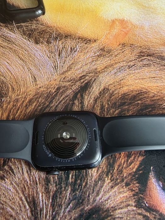 Vând Apple Watch SE2