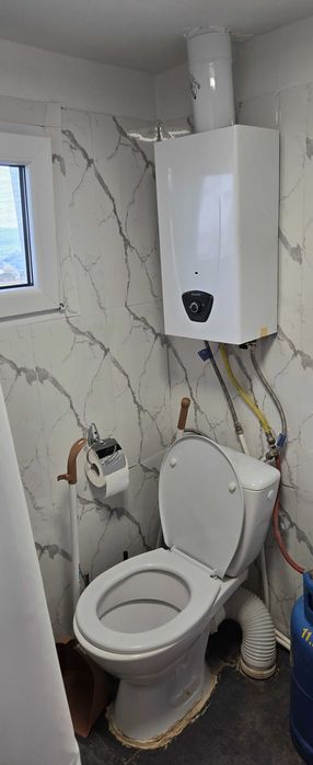 Inchiriez proprietate privata 750 m cu cabana
