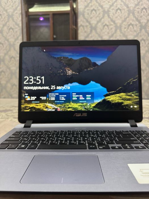 Продается Asus vivobook core i3 7thgen