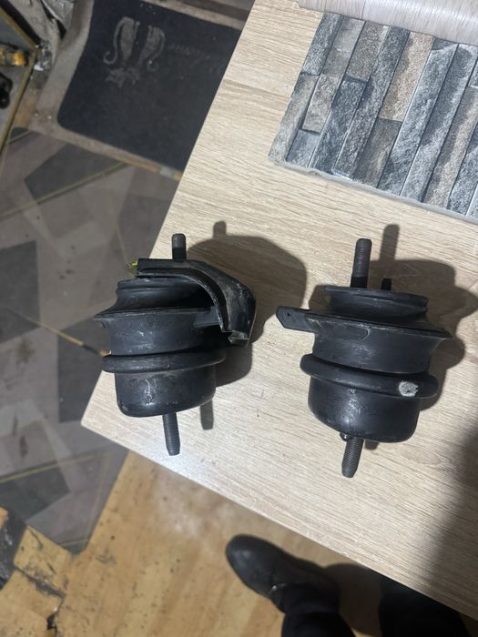 Продам подушки двигателя 5 ступ 3 узет