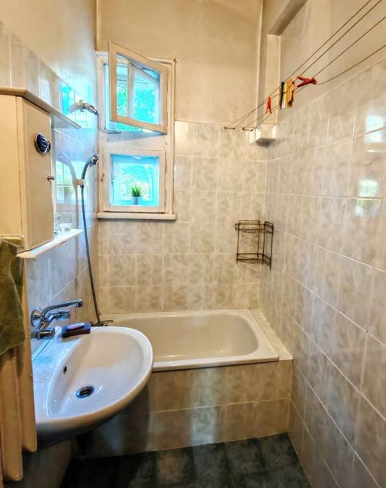 Дава се под наем Тристаен апартамент в София, Докторски паметник - 80 кв.м за 767 € - Снимка #5