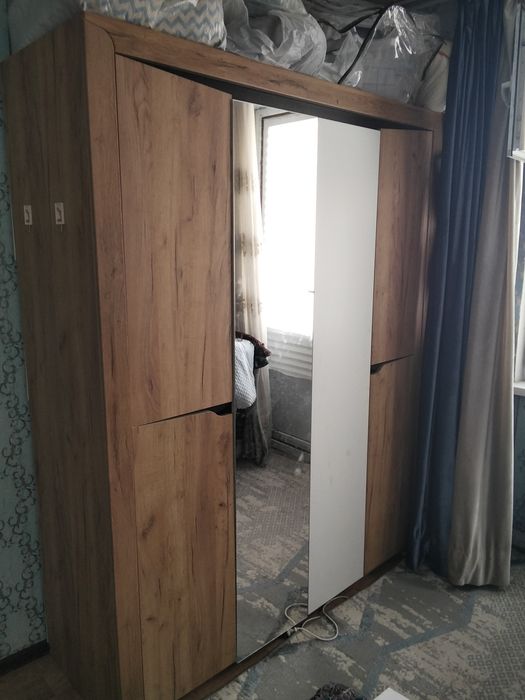 Продаю шкаф большой