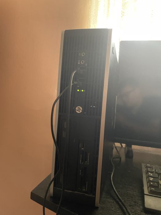 Vand unitate,monitor,tastatura si mouse toate la un loc